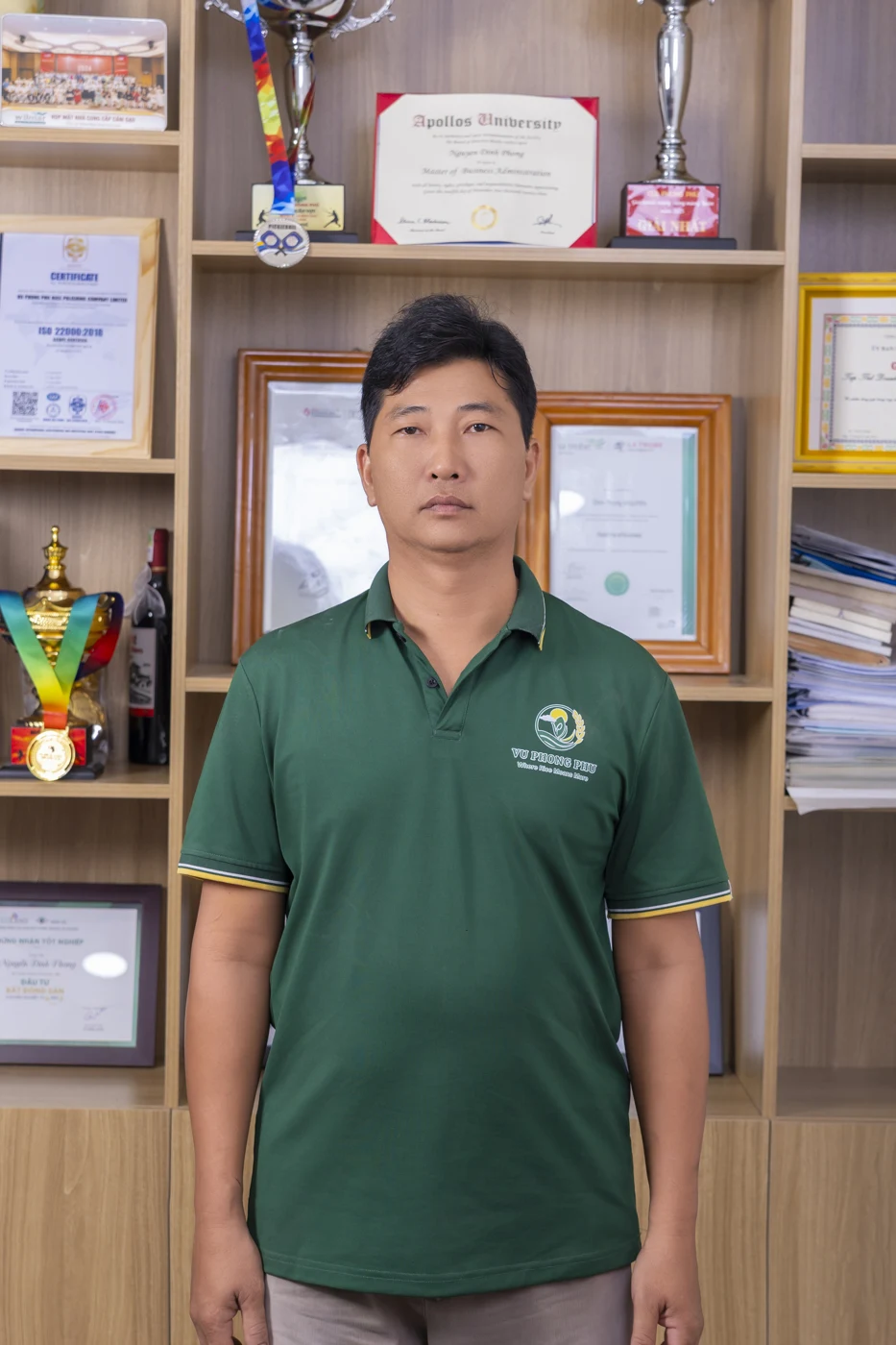 Mr. Hùng — Vũ Phong Phú team