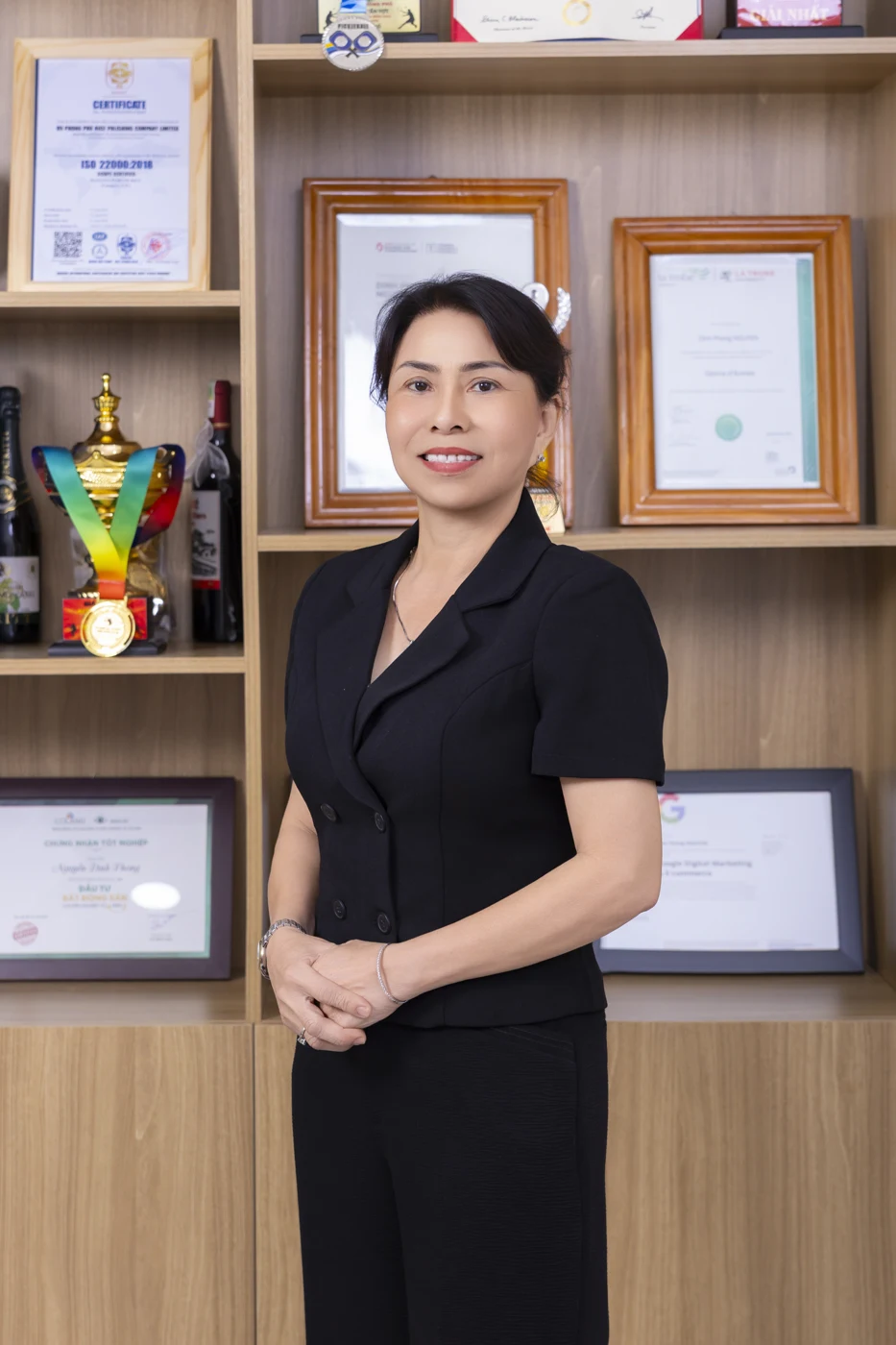 Mrs. Thảo — Vũ Phong Phú team
