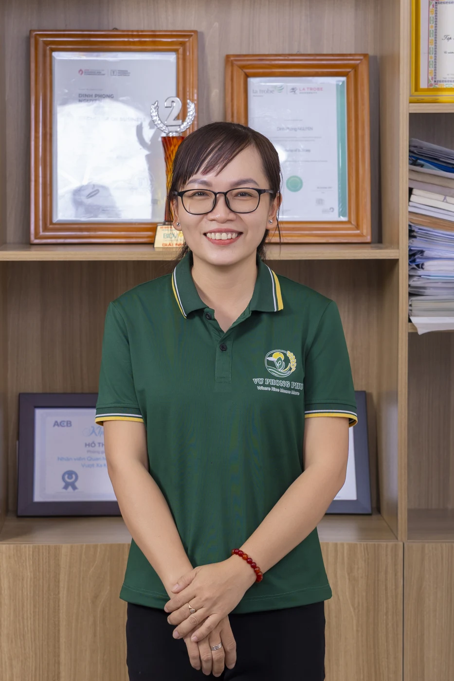 Ms. Tiên — Vũ Phong Phú team